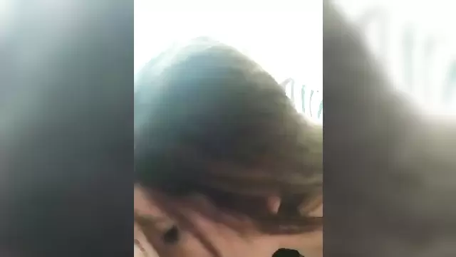 Esmer güzel, ateşli Türk hatuna ağızla zevk veriyor.
