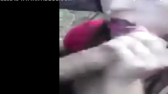 Bir Türk adam, tanımadığı bir kadınla oral seks yaptı.